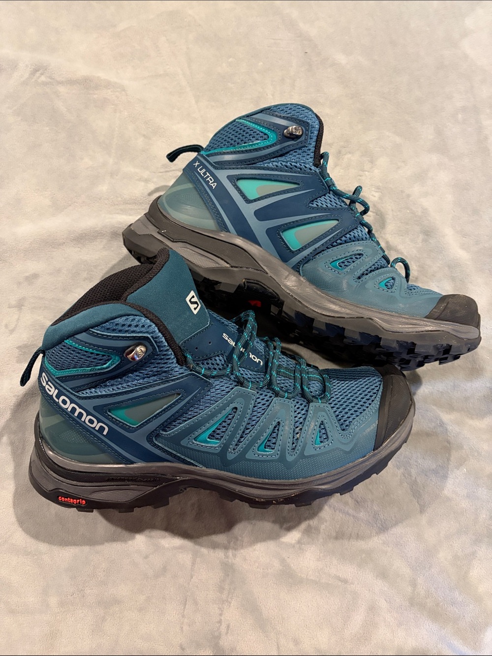 Salomon Women's Teal and Dark Blue Trail Hiking Shoes